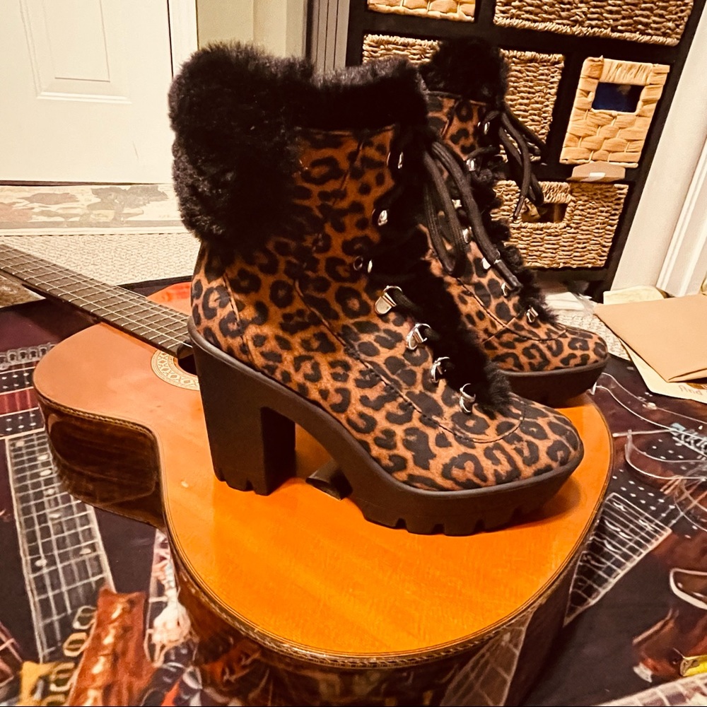 SALE!!! 🐅Fabulous Jessica Simpson Leopard Fur Top Heeled Combat Booties! - Picture 6 of 16